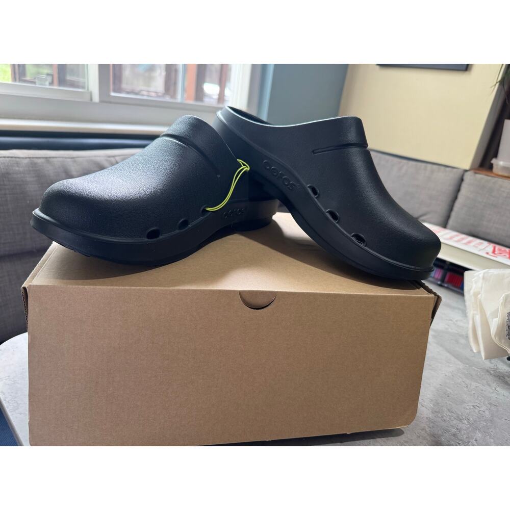NWT OOFOS OOcloog Black Recovery Clogs Unisex Size M10/W12 Comfort Slip-On Shoes